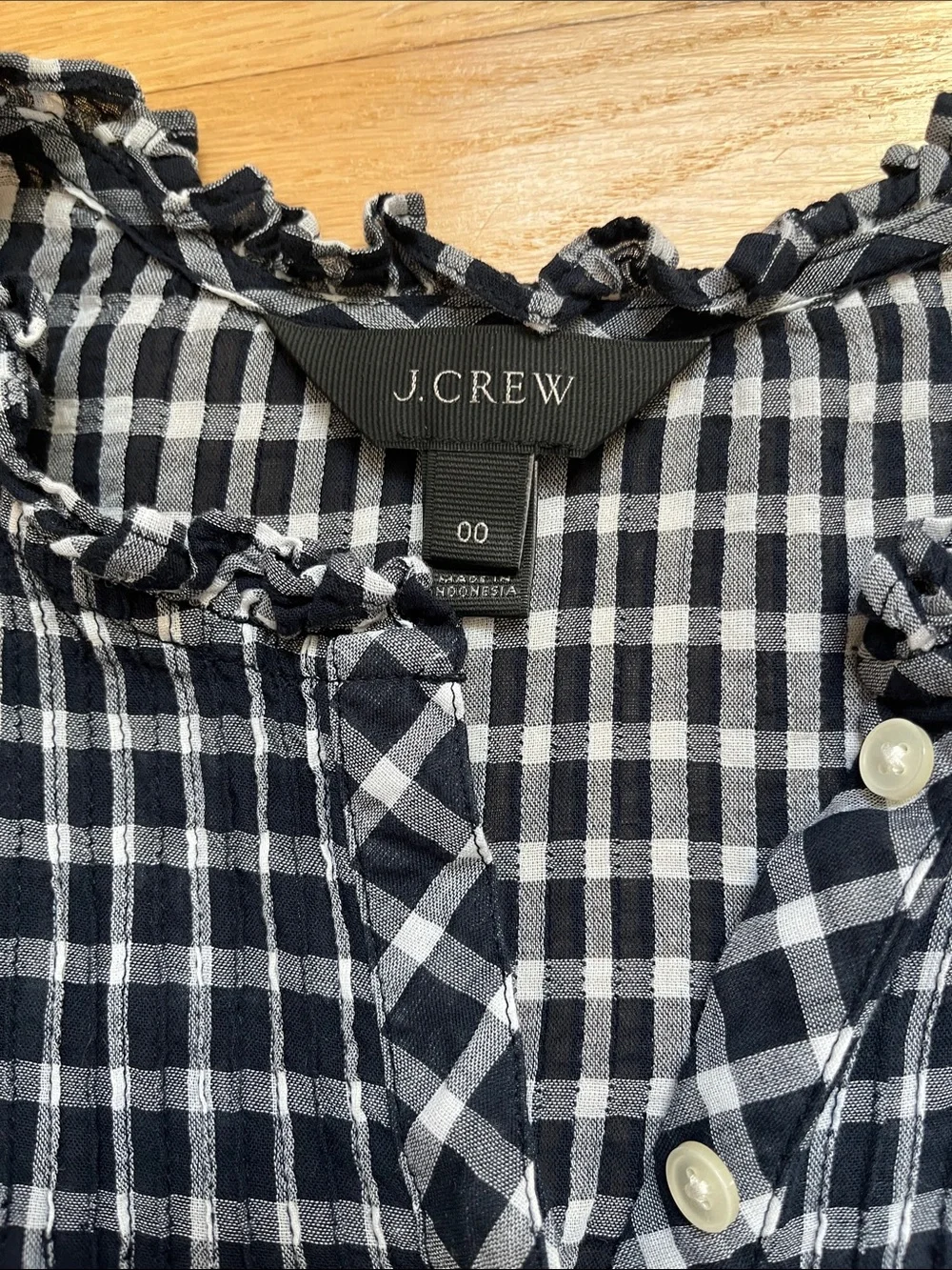 J. Crew Navy and White Gingham 100% Cotton Ruffle Neck Blouse Size 00 Preppy
